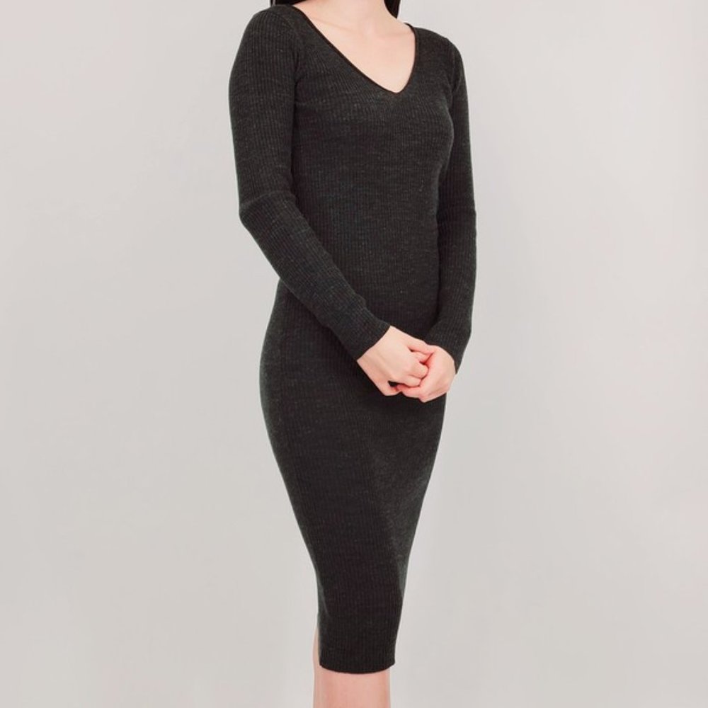 V-neck midi sweater dress